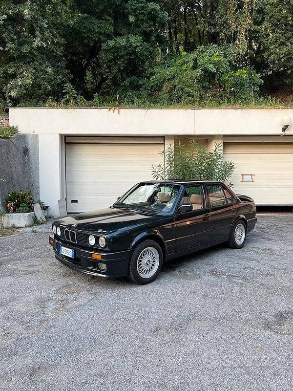 Usata BMW 325 Efficient Dynamics 171 CV (125 kW) 1988 Nero Berlina