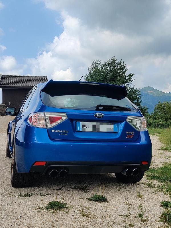 Usata Subaru WRX STI 300 CV (220 kW) 2013 Blu Berlina