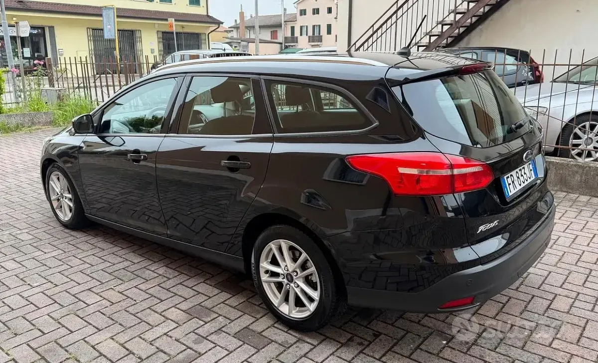 Usata Ford Focus 120 CV (88 kW) 2018 Nero Station wagon