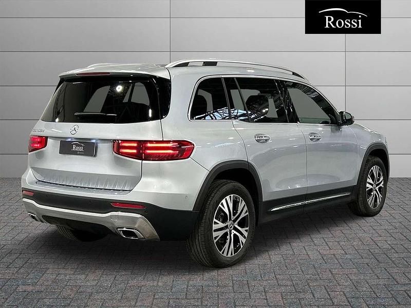 Nuova Mercedes GLB180 116 CV (85 kW) 2026 Argento hightech SUV