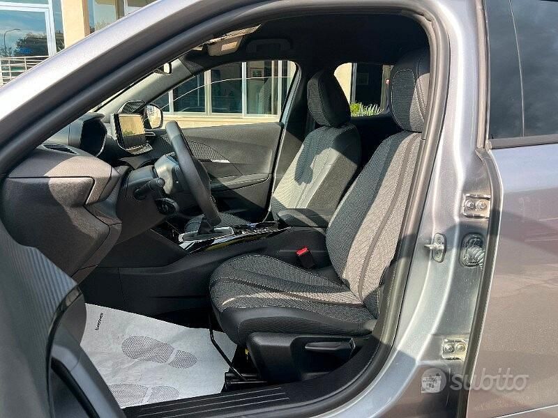 Usata Peugeot 2008 S 102 CV (75 kW) 2025 Grigio SUV