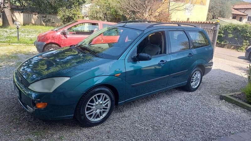 Usata Ford Focus Ambiente 90 CV (66 kW) 1999 Verde Station wagon