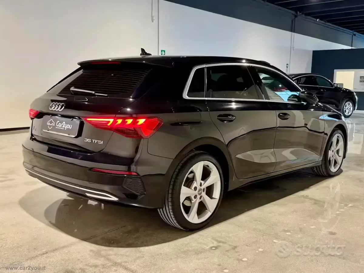 Käytetty Audi A3 Advanced 150 HP (110 kW) 2020 Musta Sedan