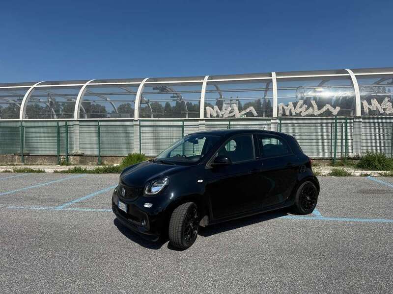 Nero Usata 2018 Smart ForFour Due volumi | 11.500 € (Buon prezzo) - Immagine 1/4