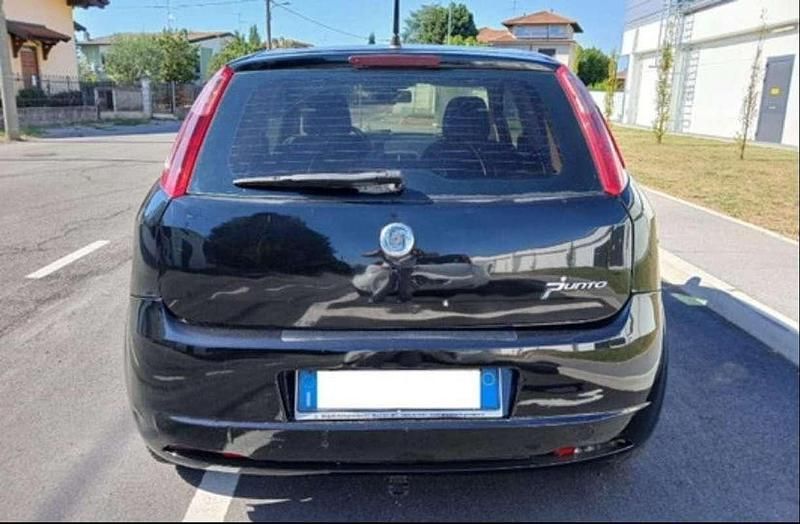 Usata Fiat Grande Punto Dynamic 75 CV (55 kW) 2006 Utilitaria