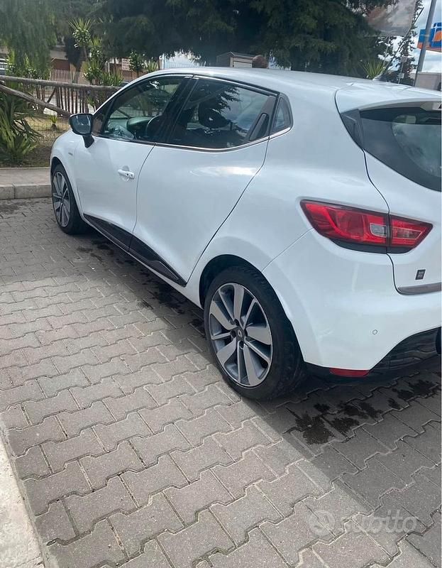 Usata Renault Clio IV 75 CV (55 kW) 2015 Bianco Berlina