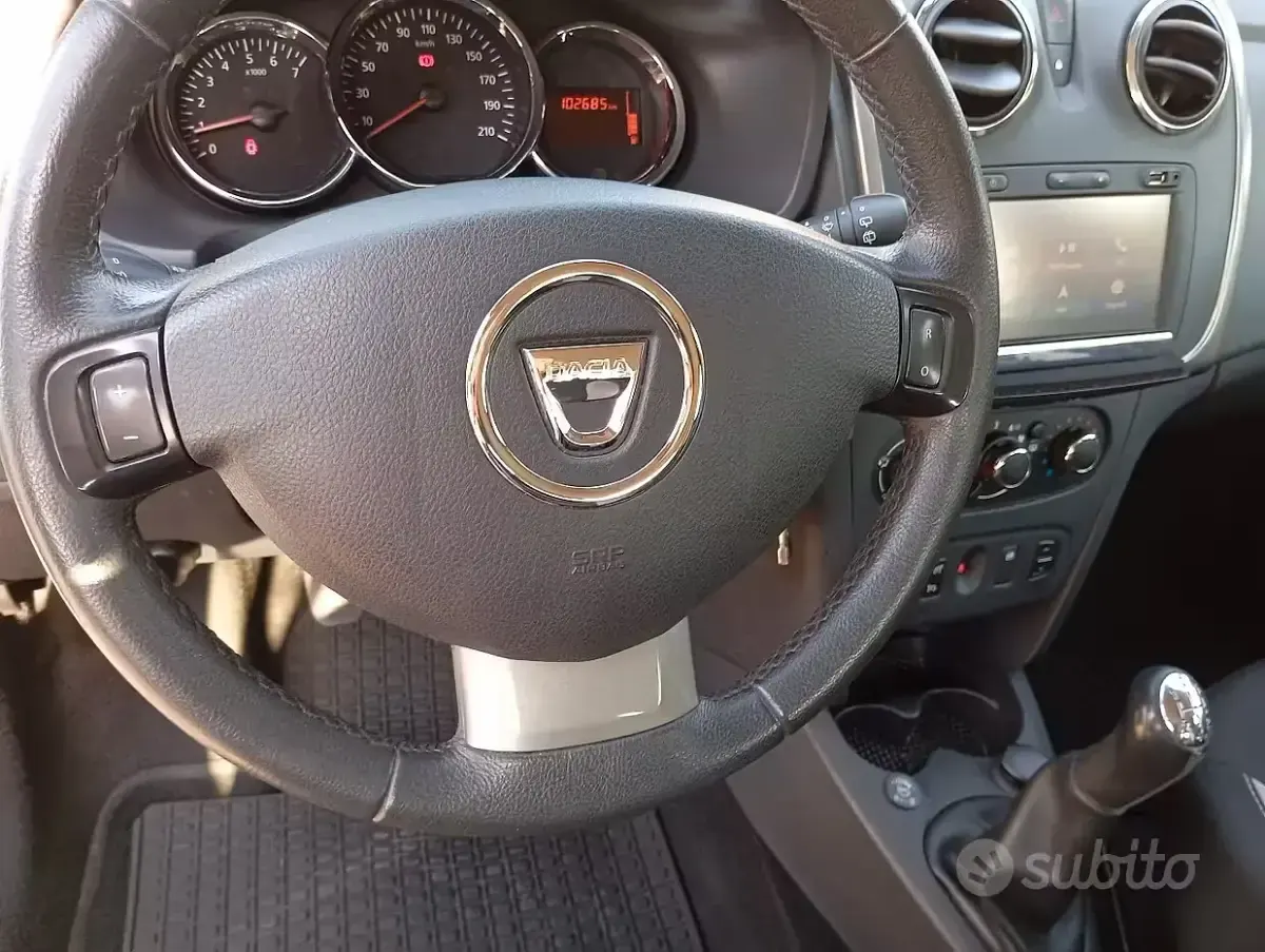 Usata Dacia Sandero 90 CV (66 kW) 2016 Berlina
