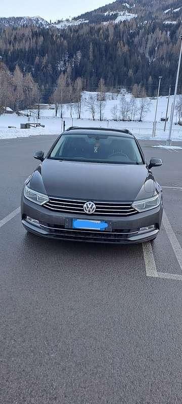 Usata VW Passat Highline 150 CV (110 kW) 2017 Berlina