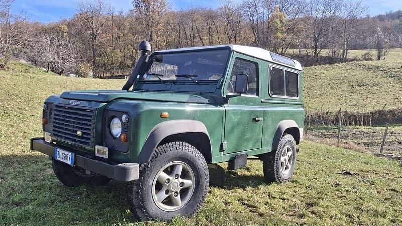 Usata Land Rover Defender SE 122 CV (89 kW) 2005 Verde Station wagon