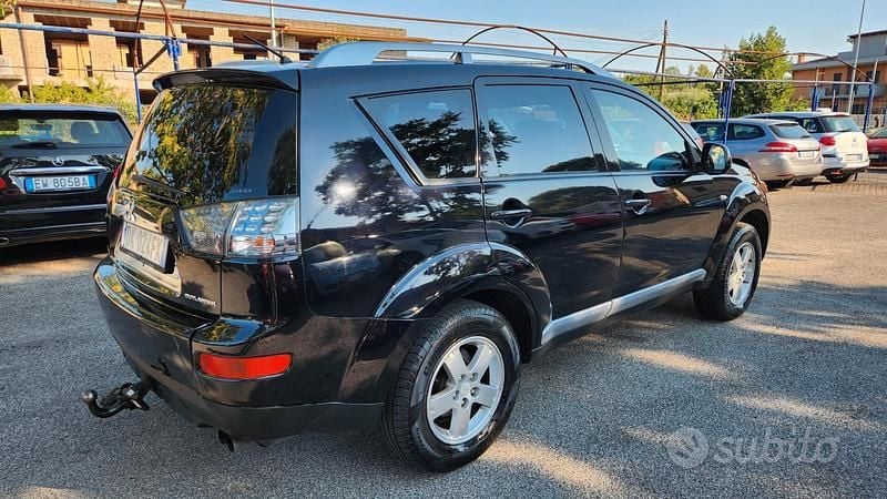 Usata Mitsubishi Outlander Intense 140 CV (102 kW) 2007 Nero SUV