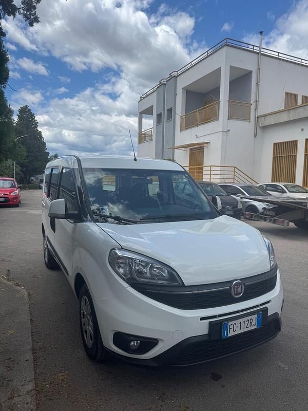 Usata Fiat Doblò 95 CV (69 kW) 2016 Bianco Monovolume