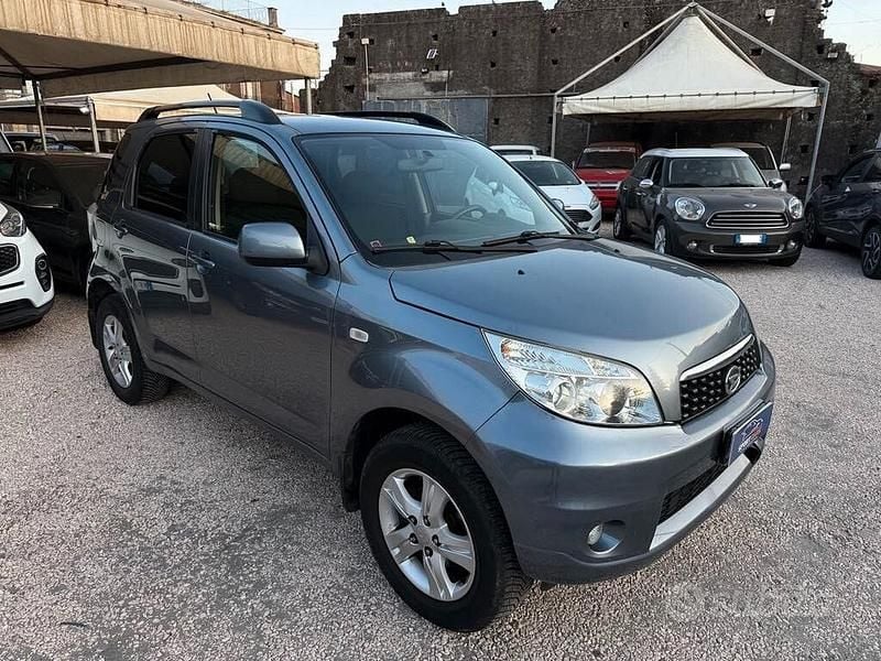 Usata Daihatsu Terios 86 CV (63 kW) 2010 Grigio SUV