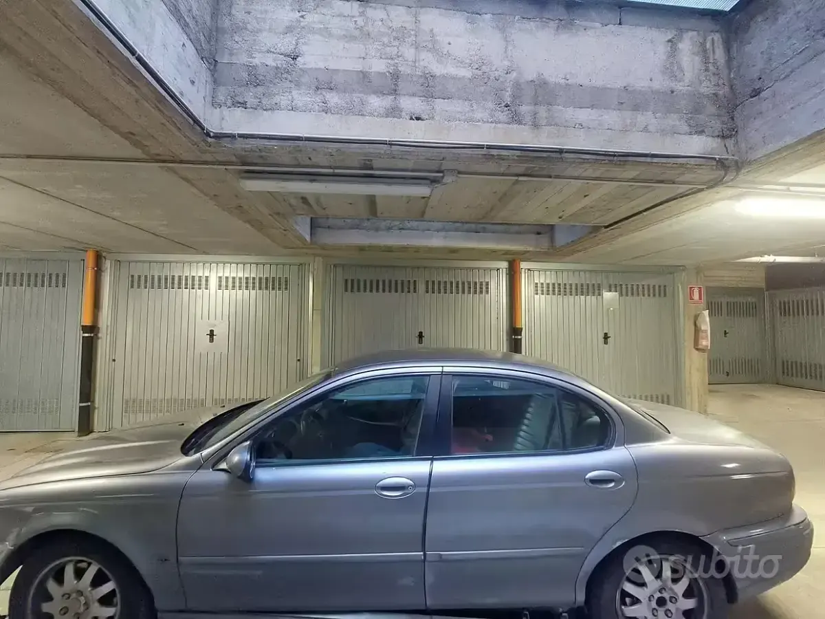Usata Jaguar X-type 131 CV (96 kW) 2003 Grigio Berlina