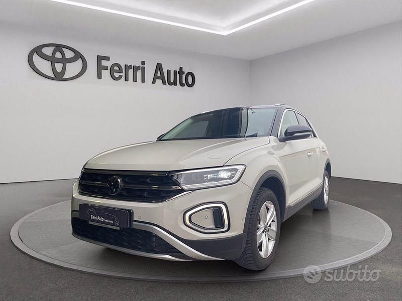 Usata VW T-Roc Style 150 CV (110 kW) 2023 Grigio SUV