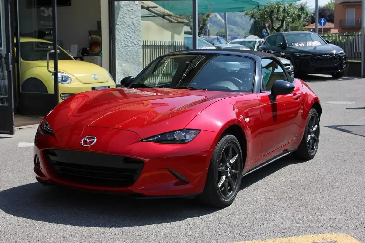 Usata Mazda MX5 Evolve 131 CV (96 kW) 2016 Rosso Cabrio