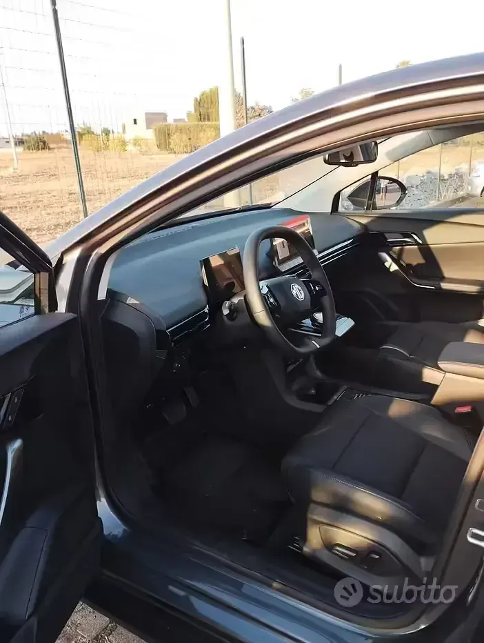 Usata MG MG4 EV 53 kW (73 CV) 2024 Grigio Utilitaria