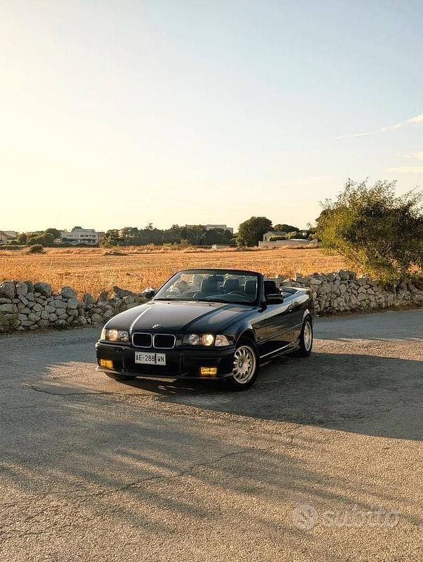 Usata BMW 320 Cabriolet 150 CV (110 kW) 1995 Blu Cabrio