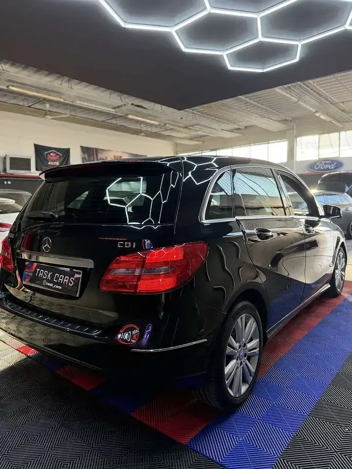 Usata Mercedes B180 Executive 109 CV (80 kW) 2013 Other Utilitaria