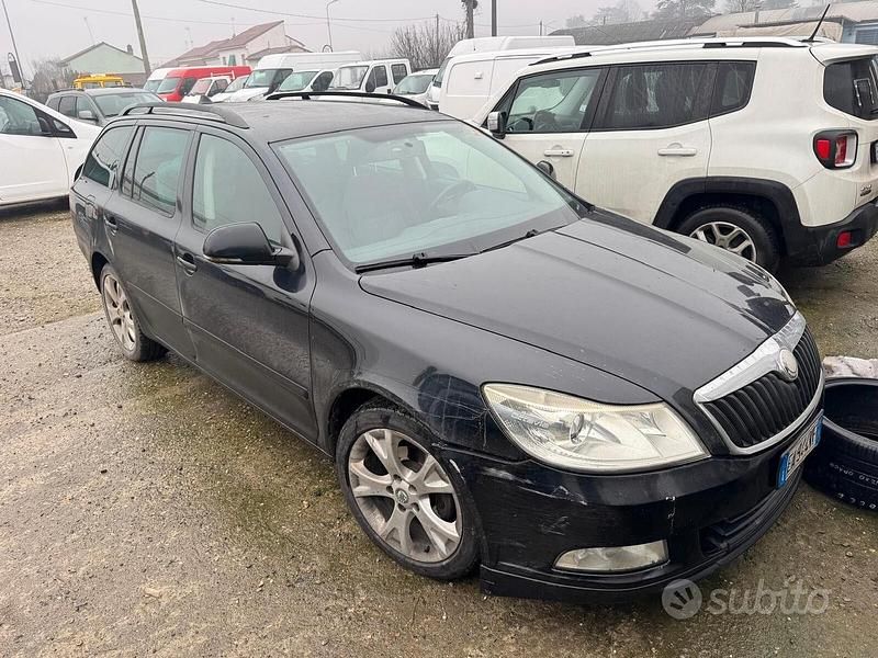 Usata Skoda Octavia Elegance 104 CV (76 kW) 2010 Nero Station wagon