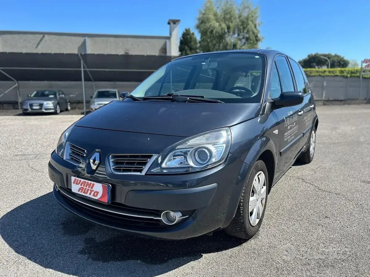 Usata Renault Scénic Dynamique 110 CV (80 kW) 2009 Monovolume