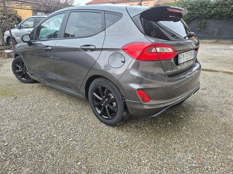 Usata Ford Fiesta ST-Line 86 CV (63 kW) 2018 Grigio Utilitaria
