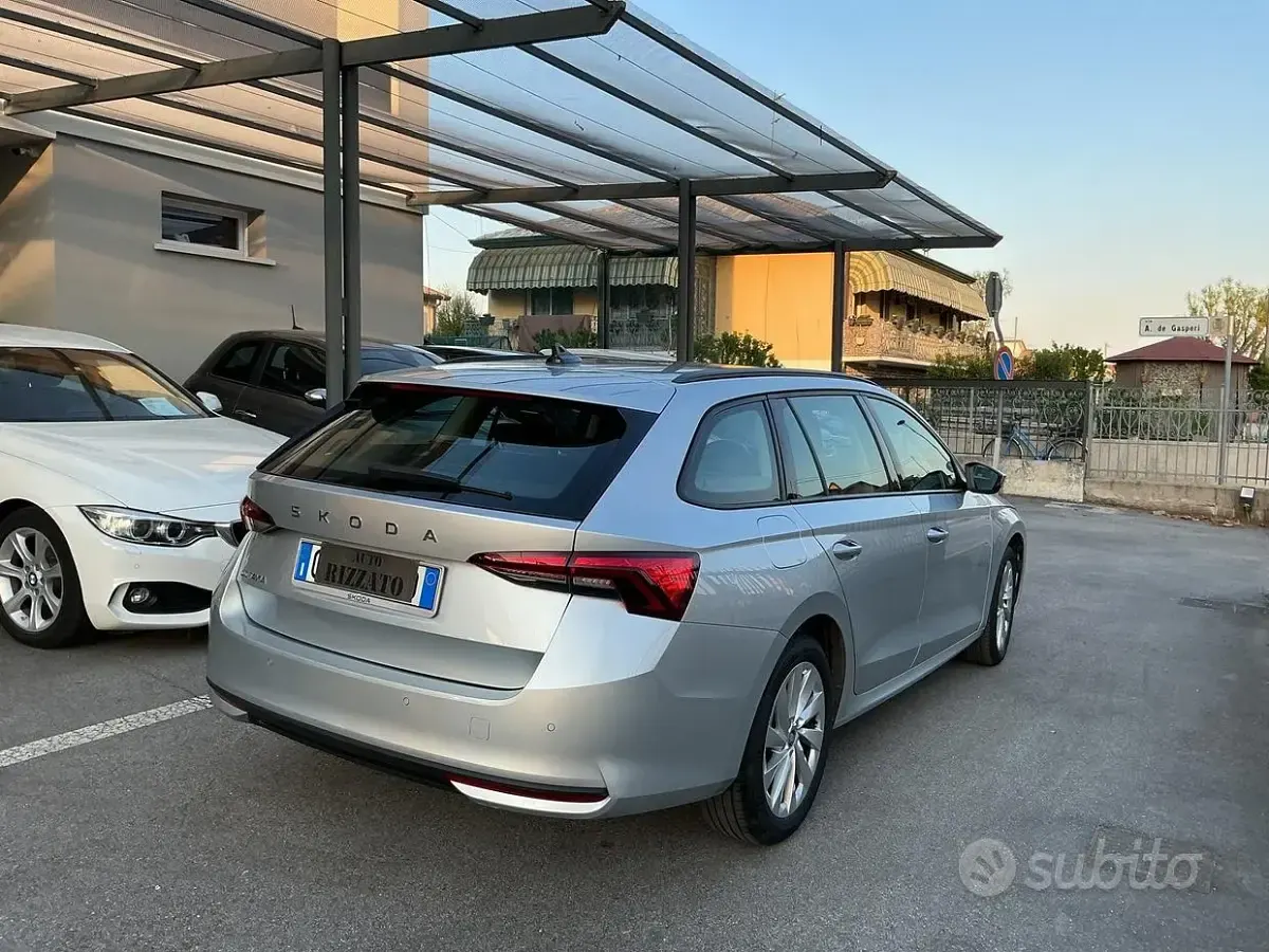 Gebraucht Skoda Octavia Selection 150 PS (110 kW) 2024 Grau Kombi