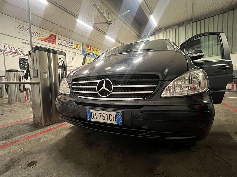 Usata Mercedes Viano 150 CV (110 kW) 2006 Monovolume