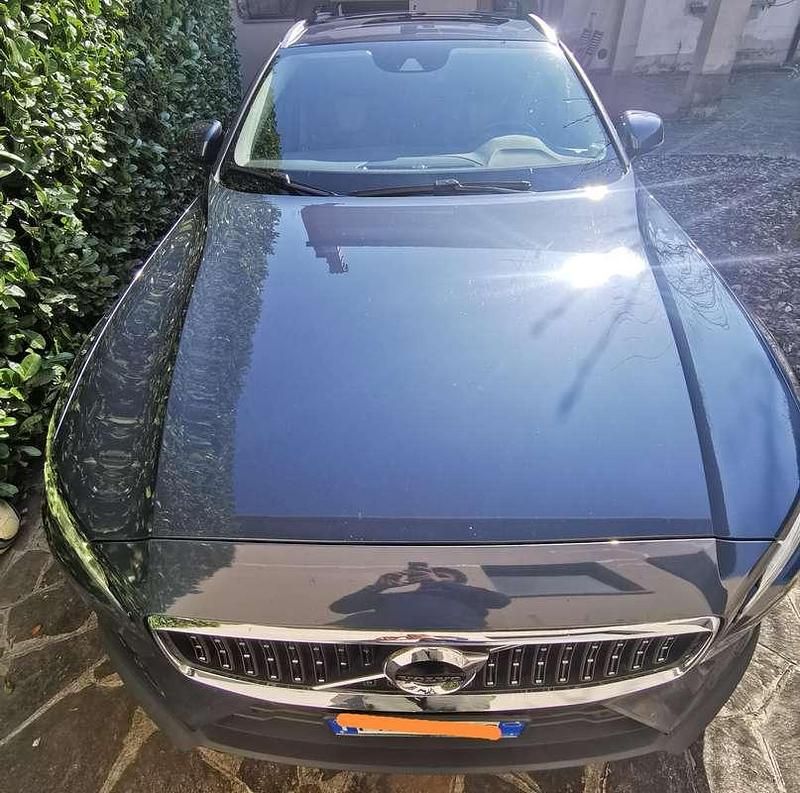 Usata Volvo V60 CC Business Edition 190 CV (139 kW) 2019 Blu/azzurro Station wagon