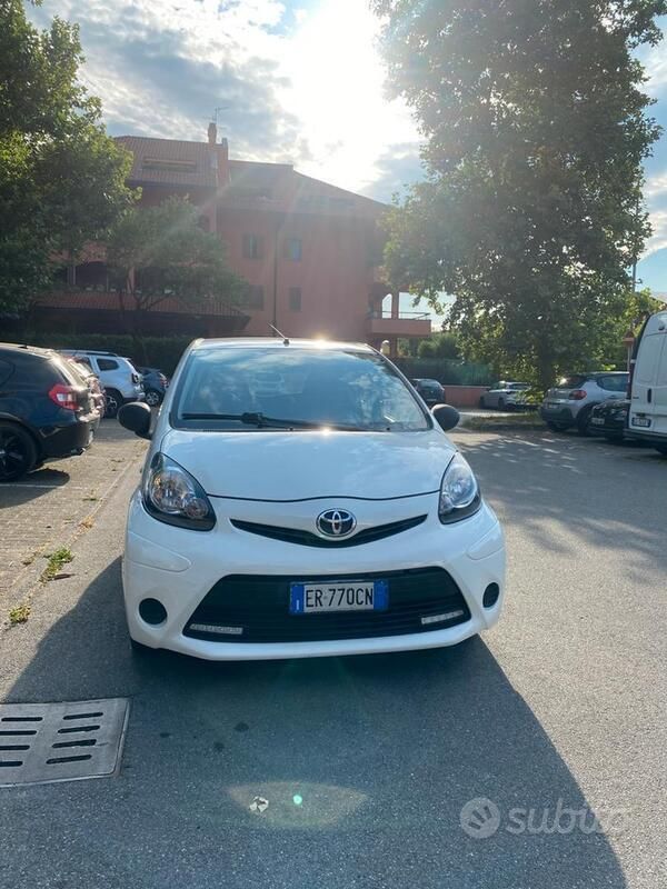 Usata 2013 Toyota Aygo Connect Style Due volumi | 5250 € (Cara) - Immagine 1/4
