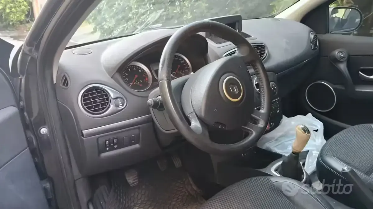 Usata Renault Clio II 101 CV (74 kW) 2009 Nero Berlina