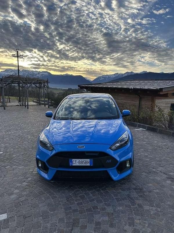 Usata Ford Focus RS 351 CV (258 kW) 2016 Blue nitro Berlina