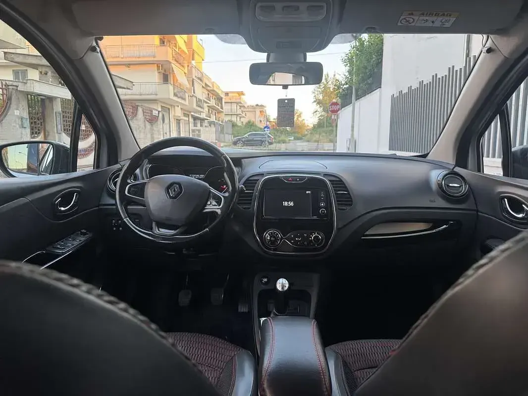 Usata Renault Captur 90 CV (66 kW) 2016 SUV