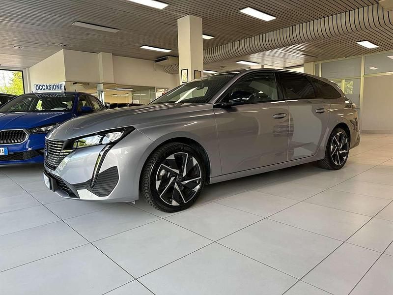 Usata Peugeot 308 SW Allure 131 CV (96 kW) 2024 Grigio artense Station wagon