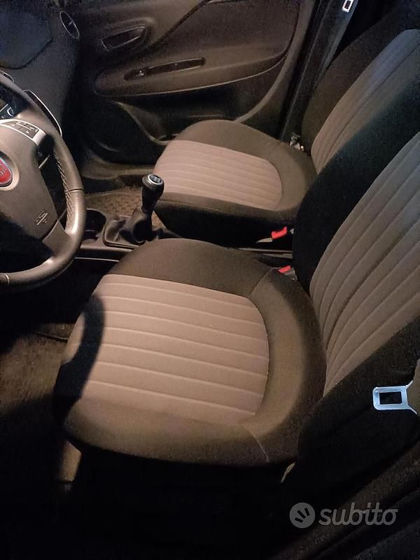Usata Fiat Grande Punto 95 CV (69 kW) 2017 Grigio Utilitaria