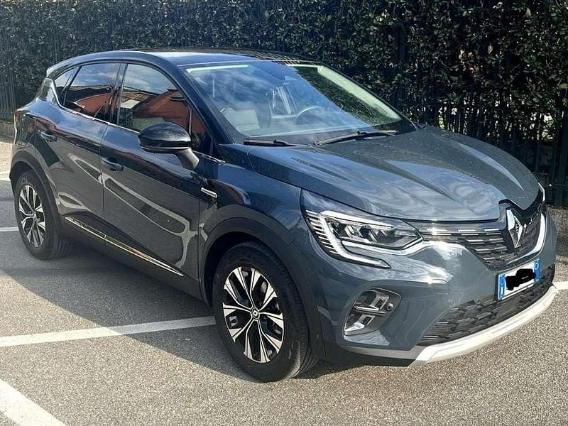 Usata Renault Captur Techno 94 CV (69 kW) 2023 Blu/azzurro SUV