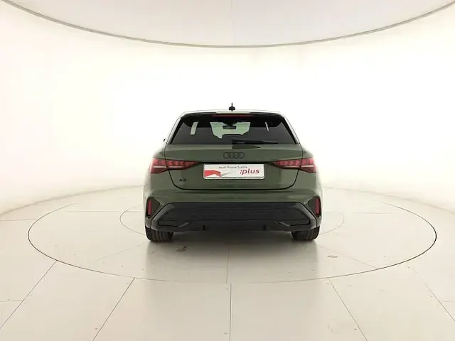 Usata Audi A3 S-Line 150 CV (110 kW) 2025 Verde distretto metallizzato Berlina
