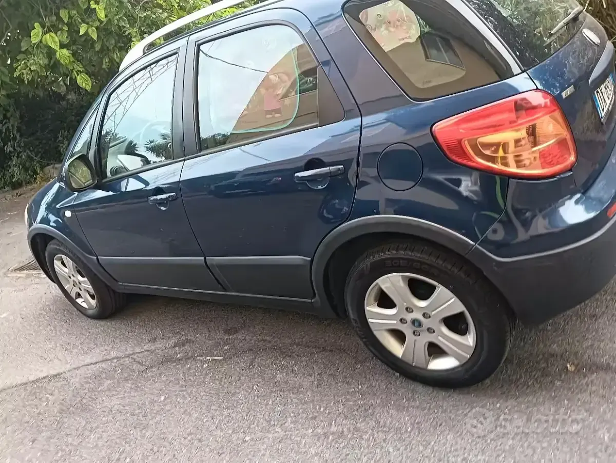 Usata Fiat Sedici 120 CV (88 kW) 2009 Blu SUV