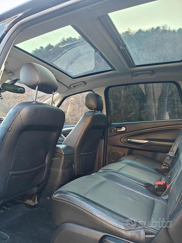 Usata Ford S-MAX Titanium 140 CV (102 kW) 2010 Nero Monovolume