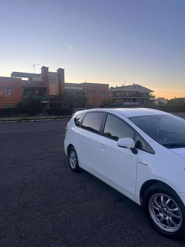 Usata Toyota Prius+ Lounge 99 CV (72 kW) 2015 Bianco Monovolume