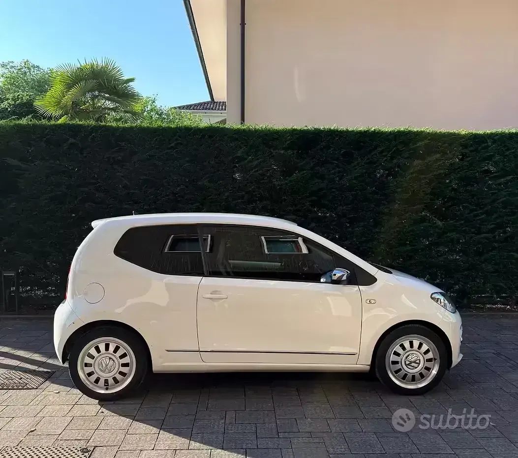 Usata VW up! 75 CV (55 kW) 2012 Bianco Utilitaria