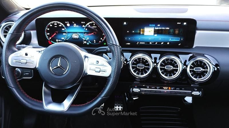 Usata Mercedes CLA200 AMG 163 CV (119 kW) 2022 Bianco Berlina