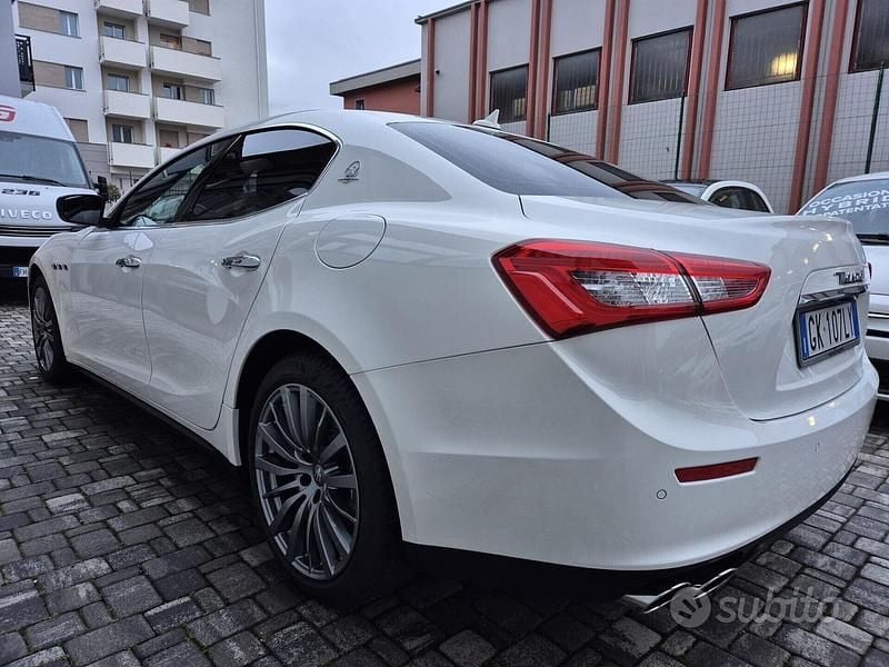 Usata Maserati Ghibli 275 CV (202 kW) 2017 Bianco Berlina