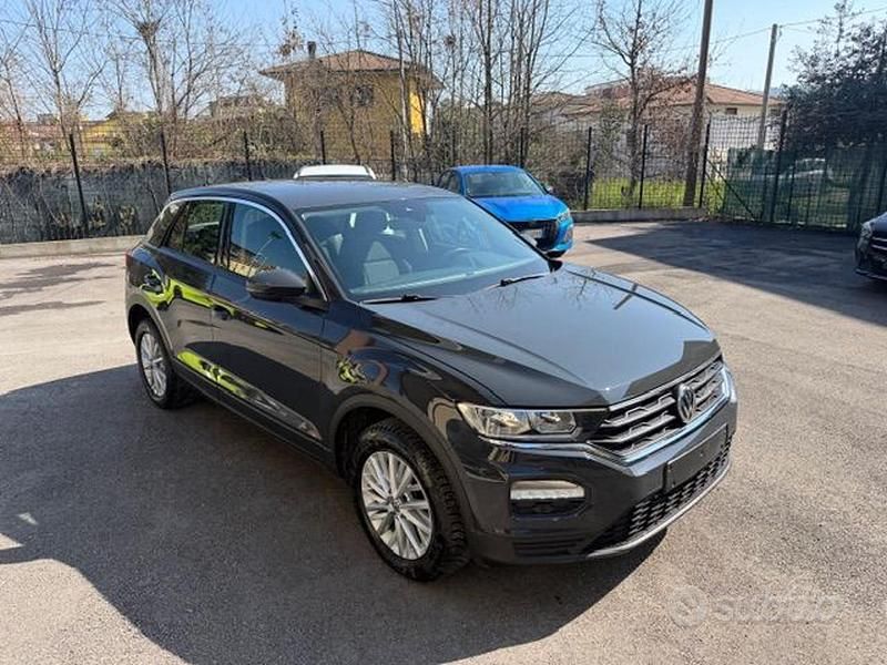Usata VW T-Roc Advance 116 CV (85 kW) 2019 Grigio metallizzato SUV