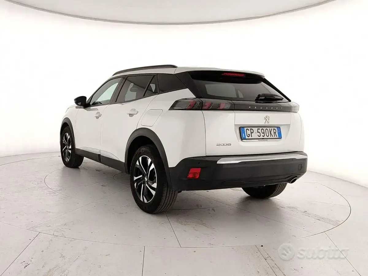 Usata Peugeot 2008 Allure 131 CV (96 kW) 2023 Bianco SUV