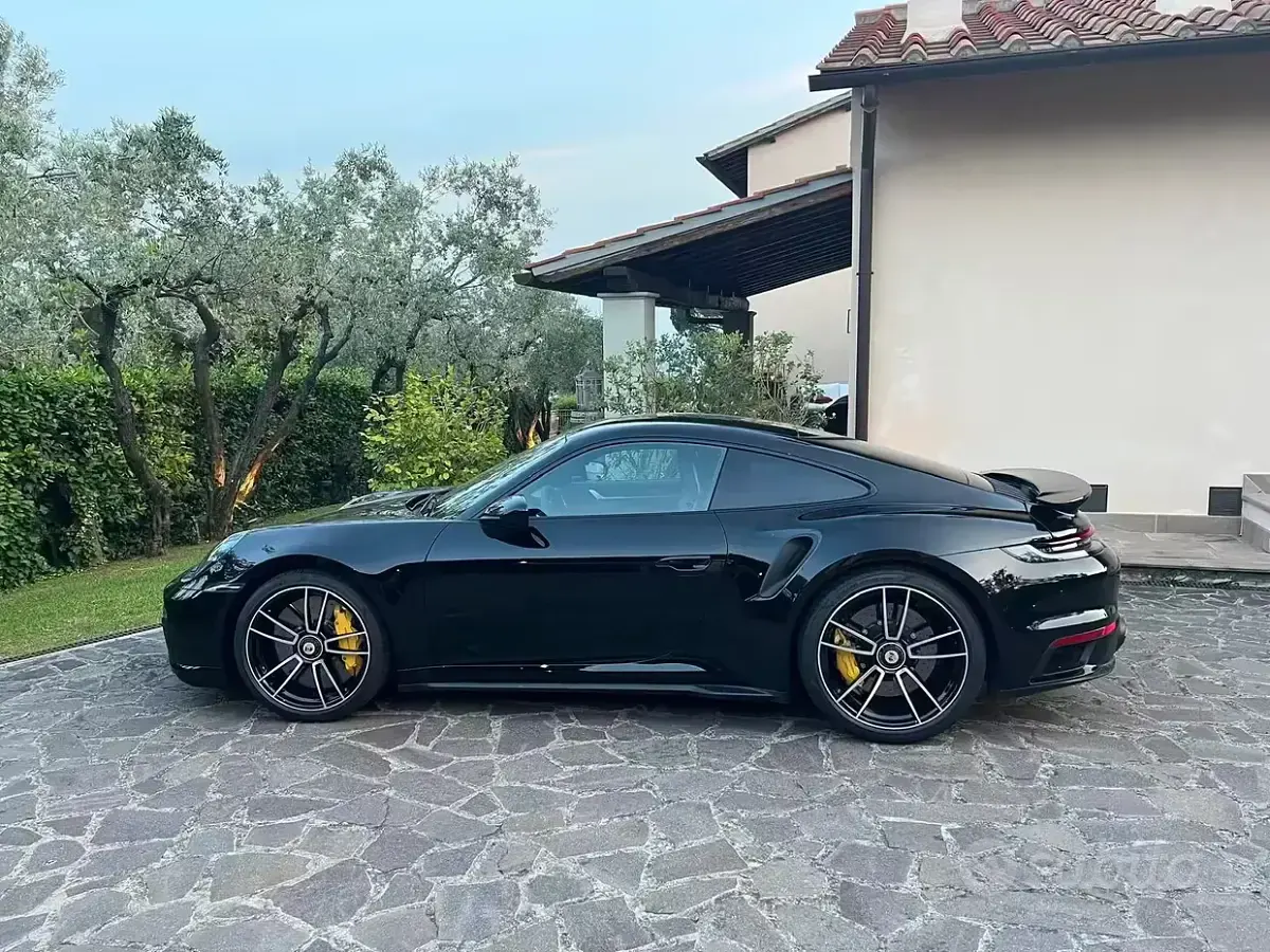 Usata Porsche 992 650 CV (478 kW) 2021 Nero Coupé