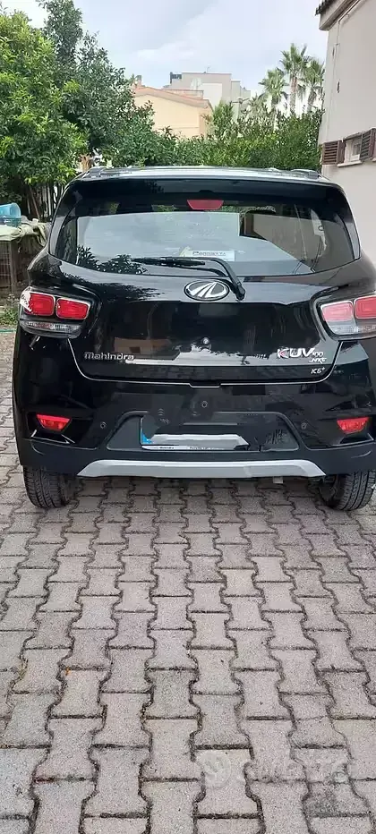 Usata Mahindra KUV100 87 CV (63 kW) 2025 Nero SUV