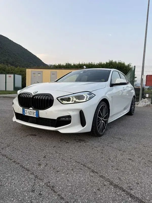Usata BMW 118 M Sport 136 CV (100 kW) 2022 Bianco Berlina
