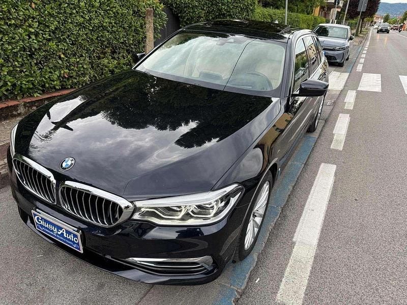 Usata BMW 525 Luxury Line 231 CV (169 kW) 2017 Blu Station wagon