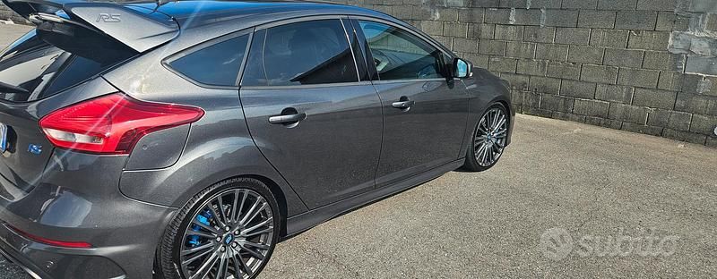 Usata Ford Focus RS 350 CV (257 kW) 2017 Grigio Berlina
