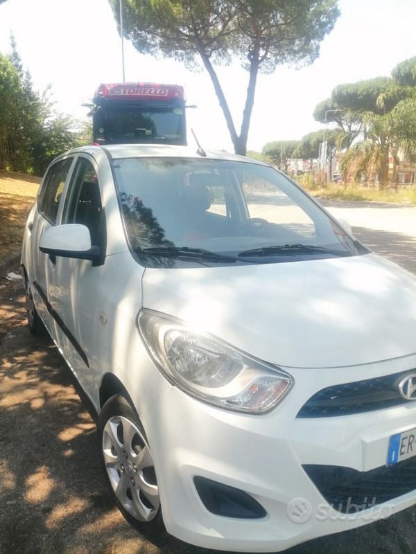 Usata 2013 Hyundai i10 Due volumi | 2000 € - Immagine 1/4